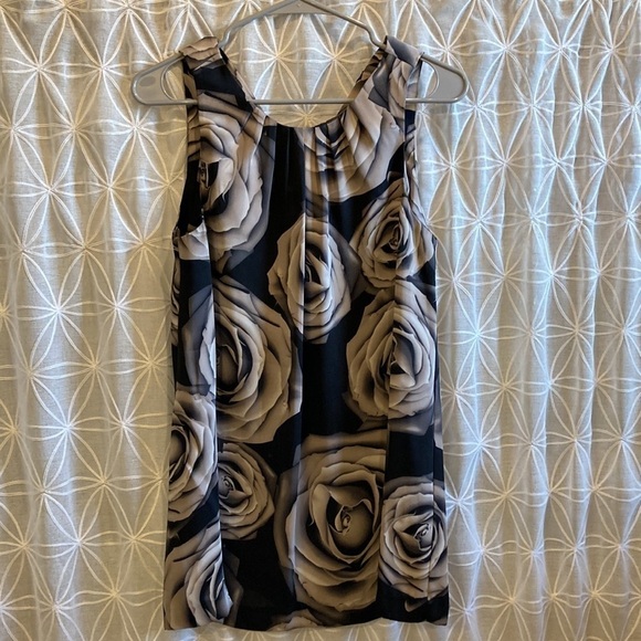 Express Rose sleeveless top - Picture 10 of 10